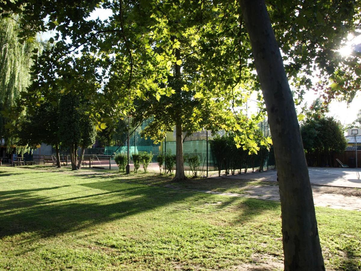 مبيت وإفطار Balatonmáriafürdő Garden Club Panzio المظهر الخارجي الصورة