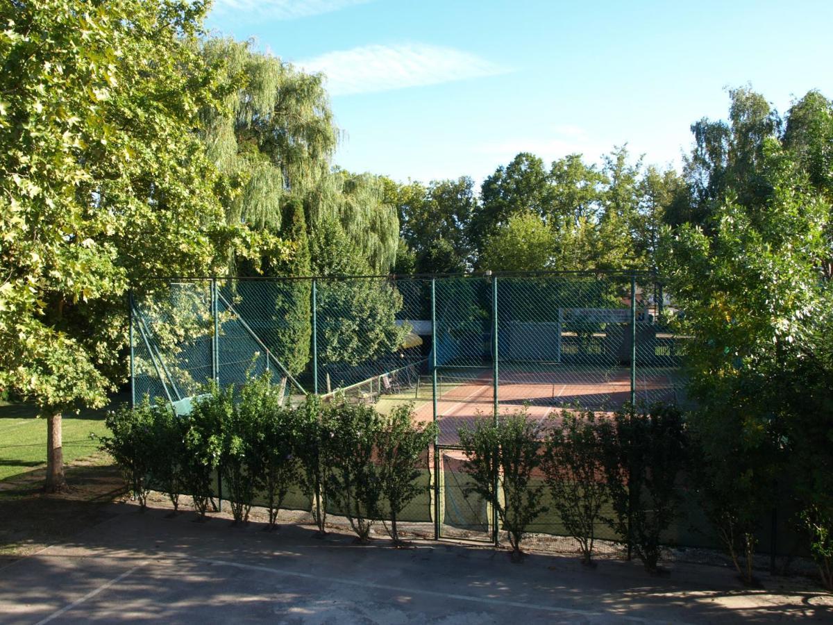 مبيت وإفطار Balatonmáriafürdő Garden Club Panzio المظهر الخارجي الصورة
