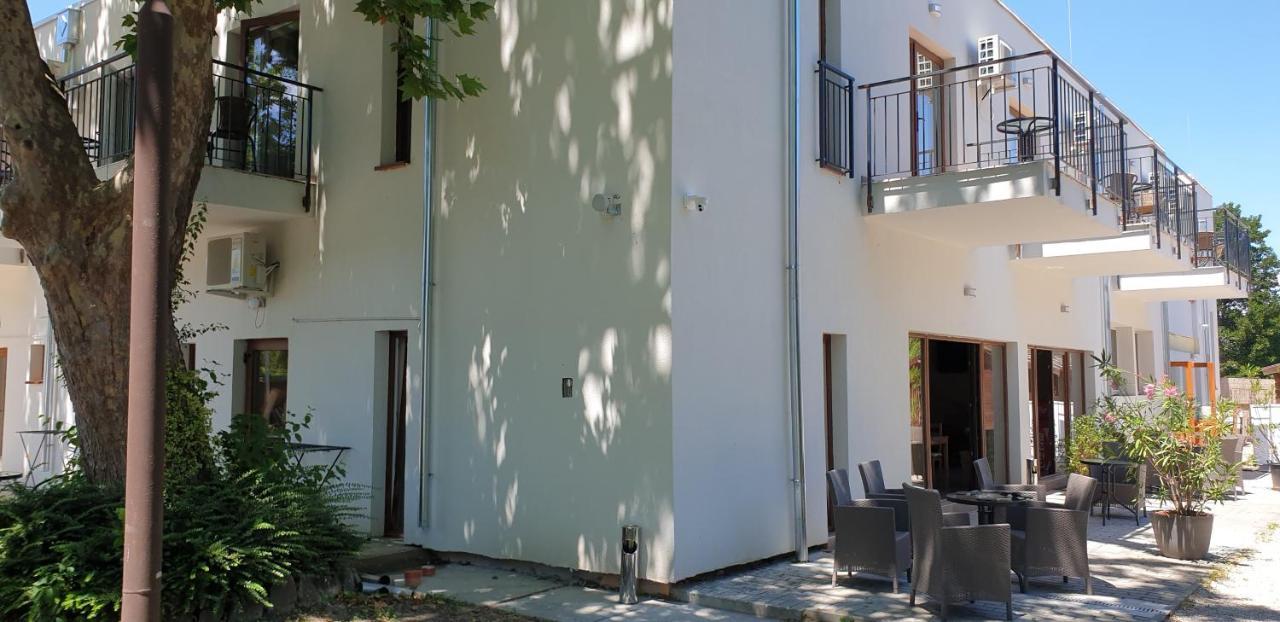 مبيت وإفطار Balatonmáriafürdő Garden Club Panzio المظهر الخارجي الصورة