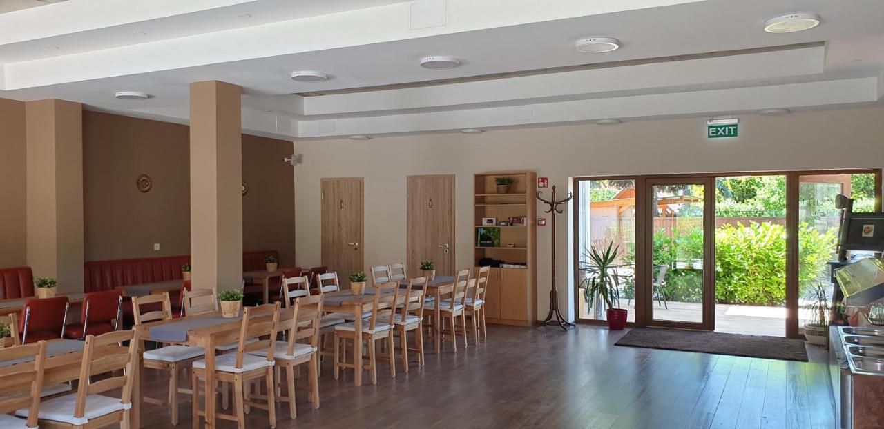 مبيت وإفطار Balatonmáriafürdő Garden Club Panzio المظهر الخارجي الصورة